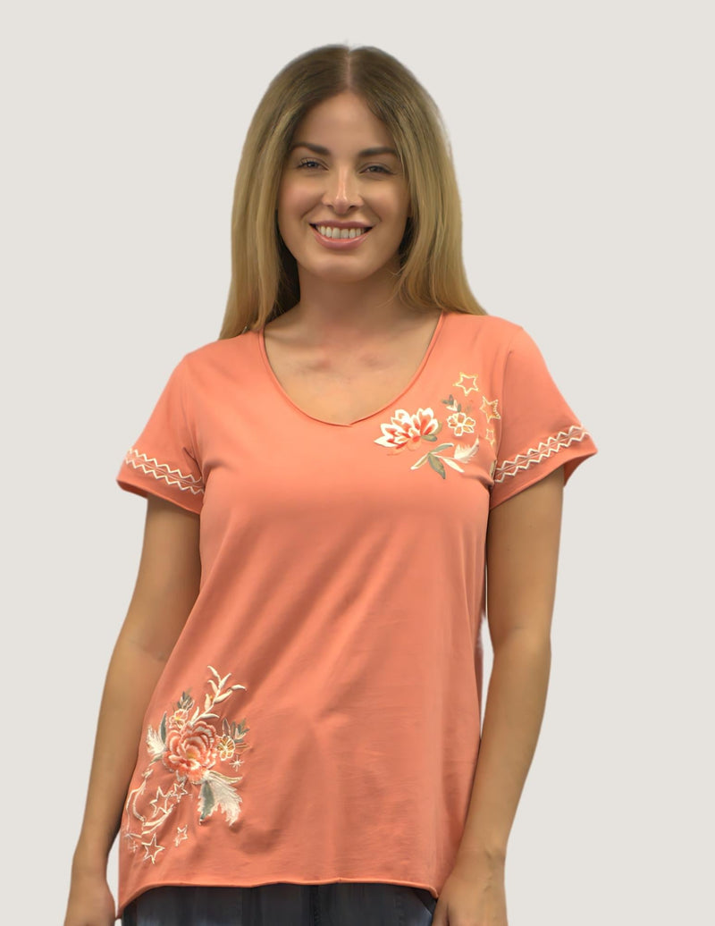 Dina Tee